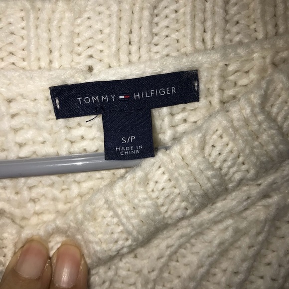 Tommy Hilfiger Women’s Crew Neck Pullover Sweater - Picture 3 of 6